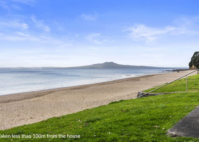  at 1/12 The Esplanade, Campbells Bay, Auckland