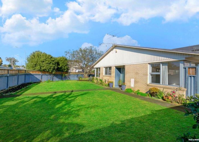  at 12 Stanniland Street, Sunnyhills, Manukau City, Auckland