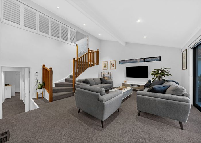  at 20 Lilian Place, Farm Cove, Manukau City, Auckland