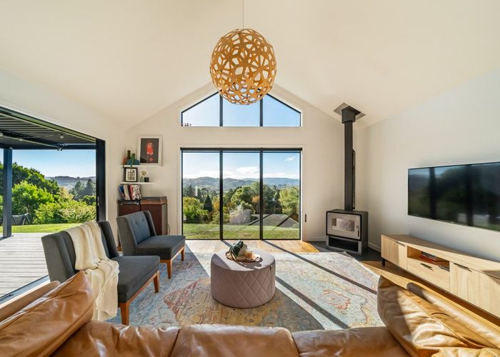 For sale 201b Katherine Mansfield Drive, Whitemans Valley, Upper Hutt