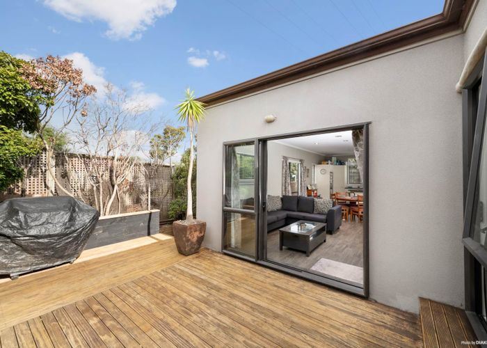  at 2 Arlose Place, Westgate, Auckland
