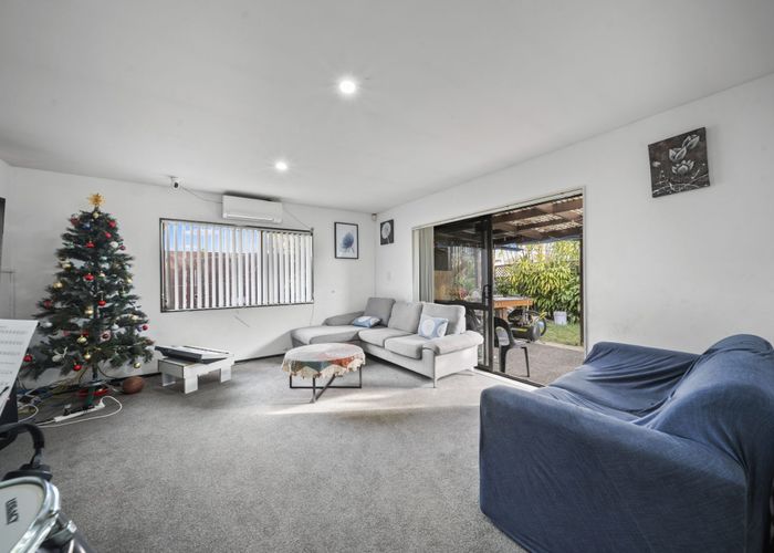  at 27 Robertson Road, Favona, Manukau City, Auckland