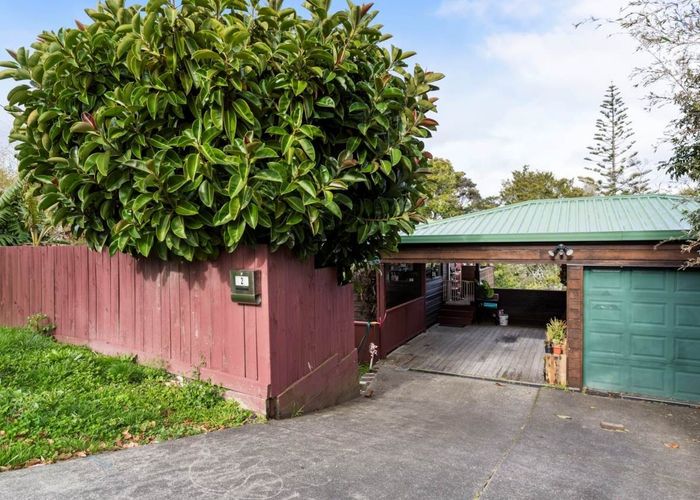  at 2/618 Glenfield Road, Bayview, Auckland