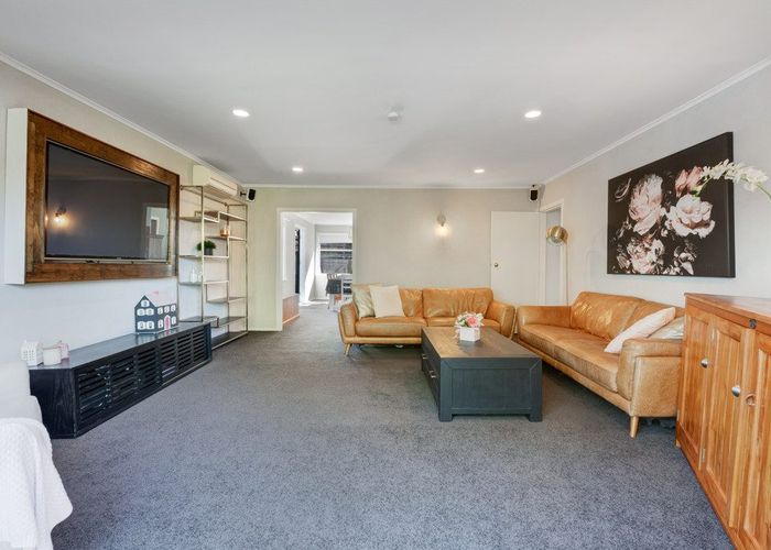  at 1/14 Roband Avenue, Glenfield, North Shore City, Auckland