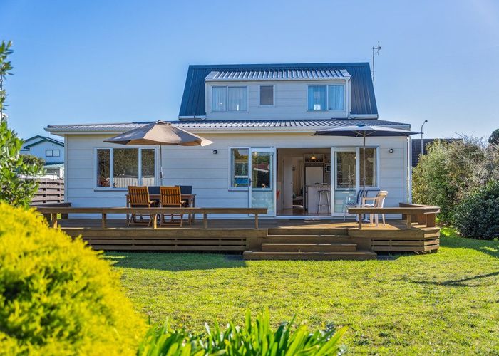  at 114 Field Way, Waikanae Beach, Kapiti Coast, Wellington