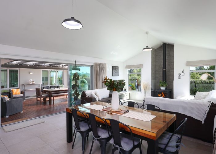  at 9 Bright Lane, Redwood Valley, Richmond