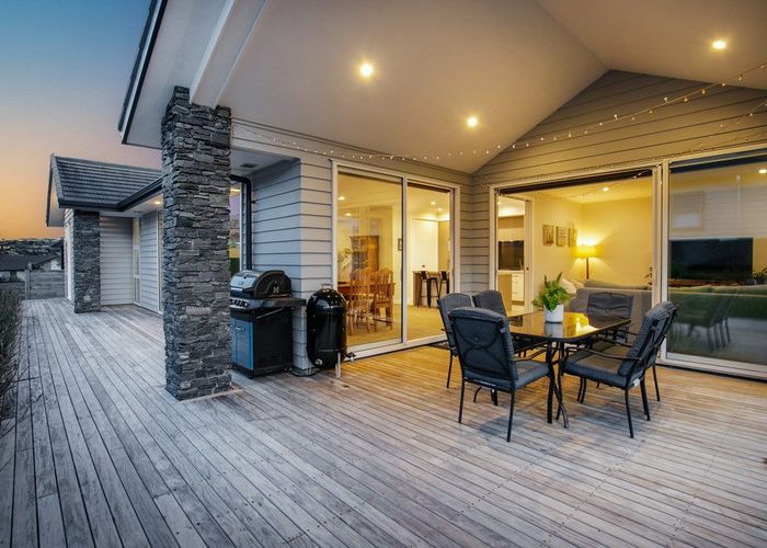  at 4 Colonial Drive, Silverdale, Silverdale