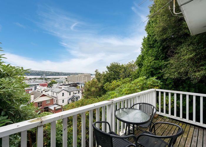  at 10 Queen Street, North Dunedin, Dunedin