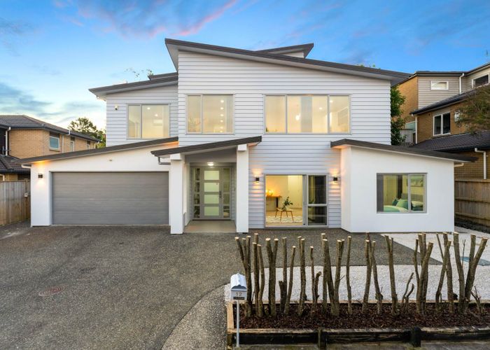  at 12 Bintulu Place, Fairview Heights, Auckland