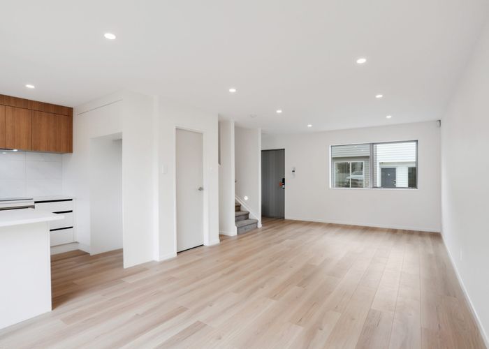  at 19B & 19E Chislehurst Street, Henderson, Waitakere City, Auckland