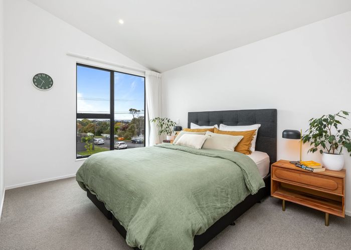  at 31/82 East Coast Road, Milford, North Shore City, Auckland