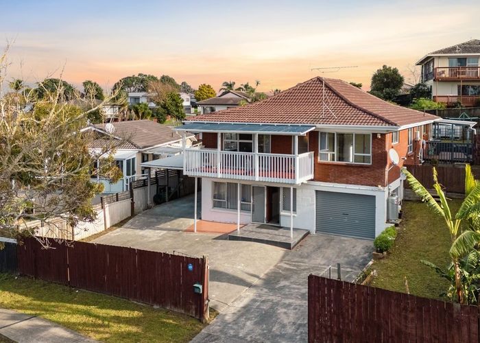  at 5 Lendenfeld Drive, Papatoetoe, Auckland