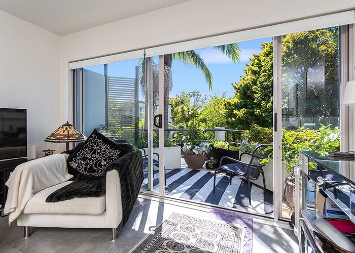  at 9/6 Sarsfield Street, Herne Bay, Auckland