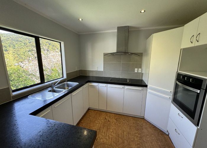 For rent 80 Hazelwood Avenue, Karori, Wellington, Wellington homes