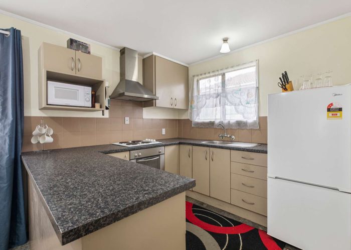  at 2/47 Taitimu Drive, Weymouth, Auckland