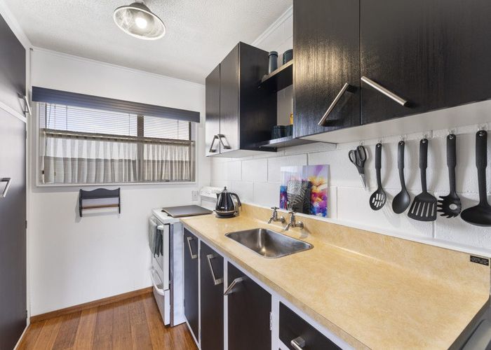  at 1/93 Racecourse Road, Sockburn, Christchurch City, Canterbury