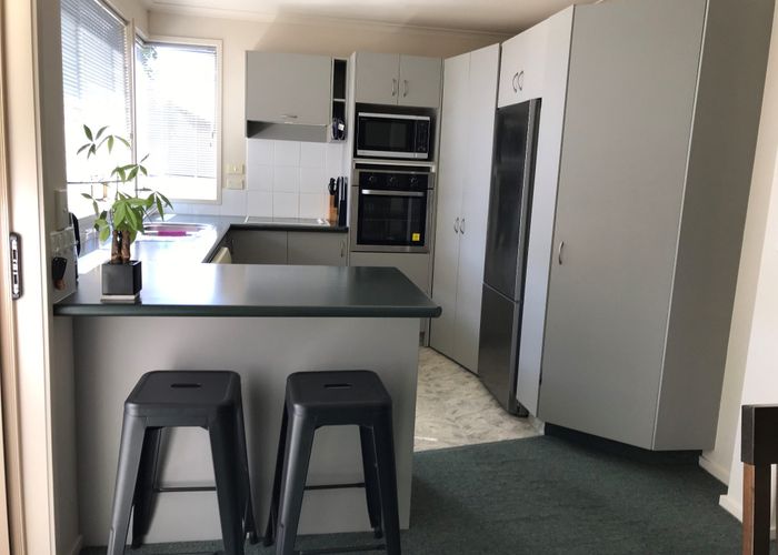  at 8 Grevillea Place, Melville, Hamilton