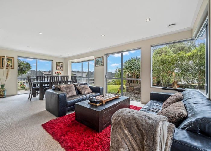  at 2 Schopolo Place, Albany, North Shore City, Auckland