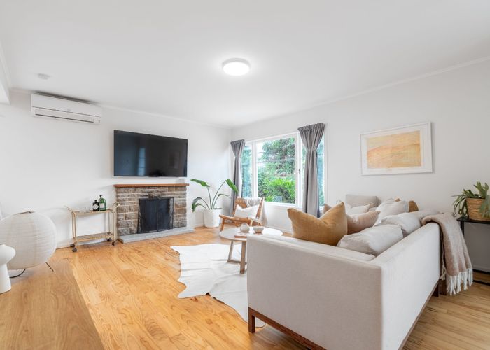  at 27 Essex Street, Te Atatu South, Waitakere City, Auckland