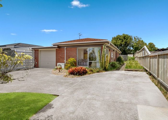  at 8B Levaut Place, Half Moon Bay, Auckland