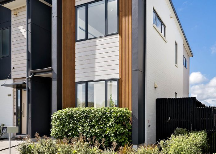  at 4/7 Scott Road, Hobsonville, Auckland