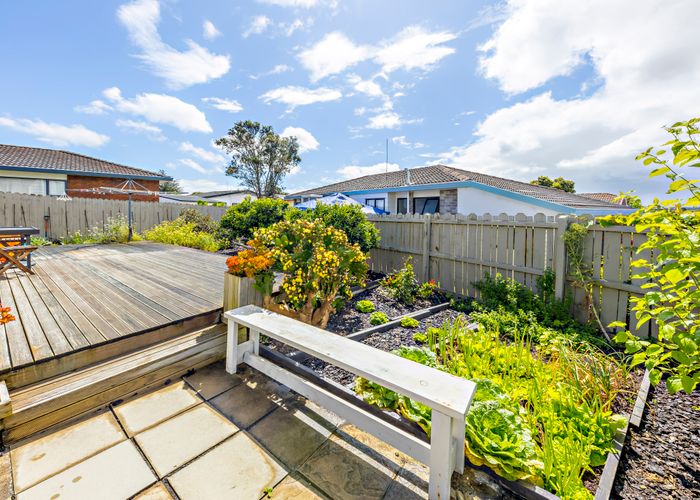  at 1/25 Kopara Place, Clendon Park, Auckland