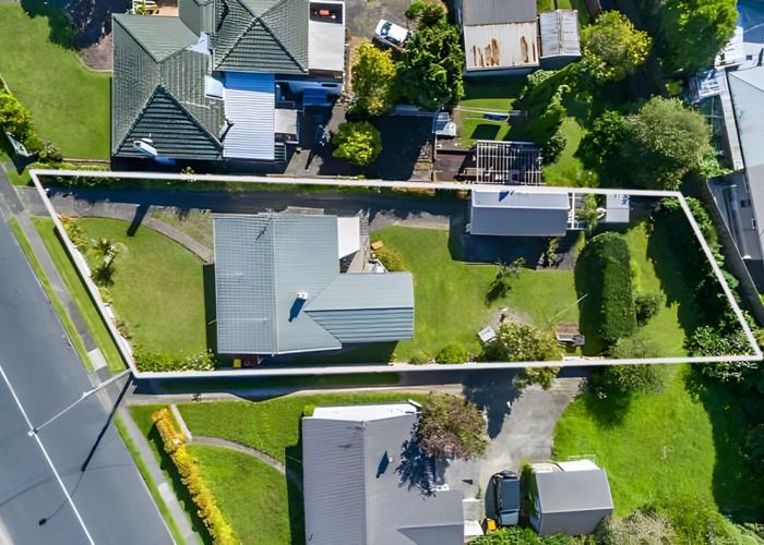  at 14 Exmouth Road, Northcote, Auckland
