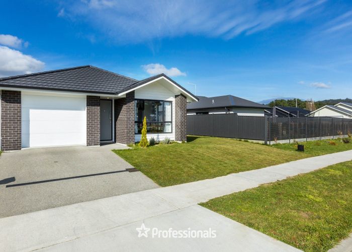  at 33 Cynisca Crescent, Wallaceville, Upper Hutt