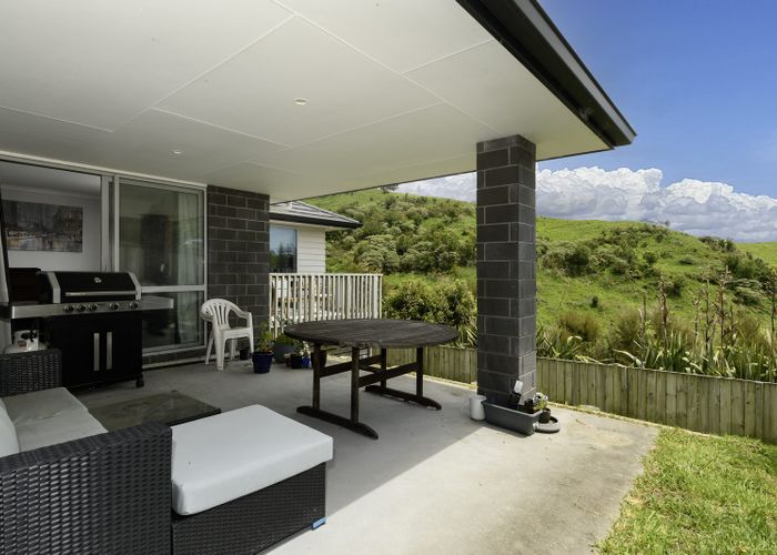  at 142 Ballintoy Park Drive, Welcome Bay, Tauranga
