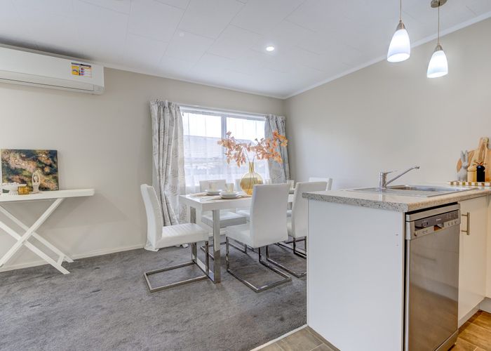  at 32C Garland Drive, St Andrews, Hamilton