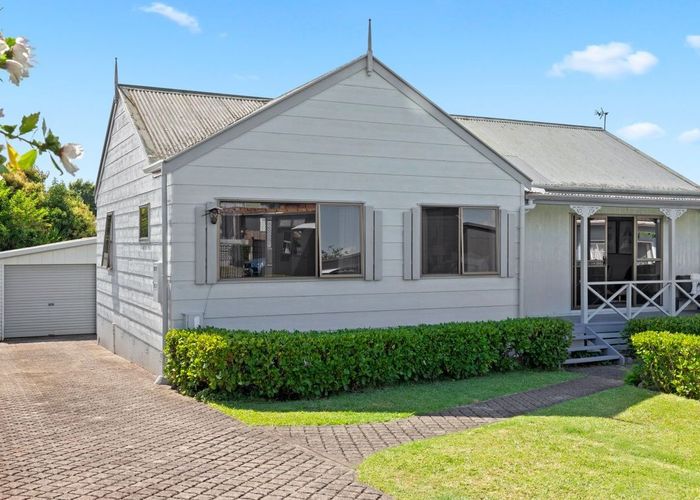  at 3 Iris Place, Clendon Park, Auckland