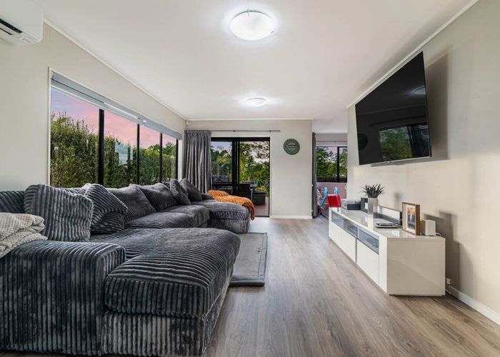  at 32 Holiday Road, Stanmore Bay, Rodney, Auckland