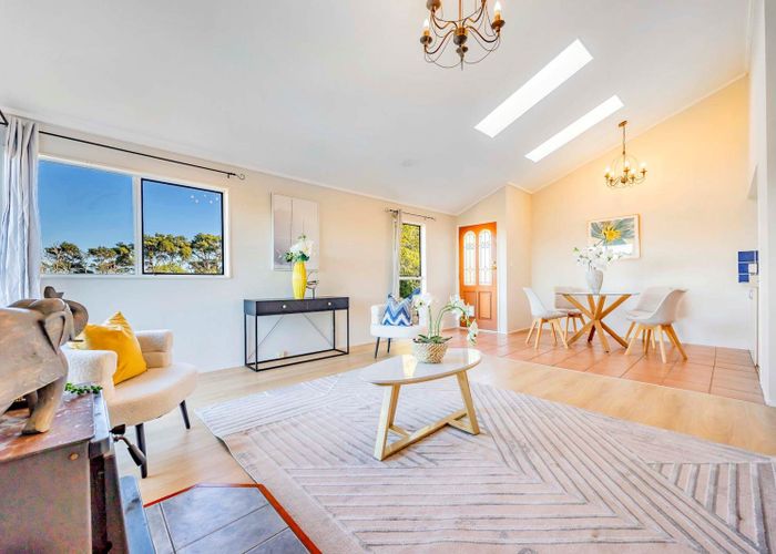  at 2/28 Noeleen Street, Glenfield, North Shore City, Auckland