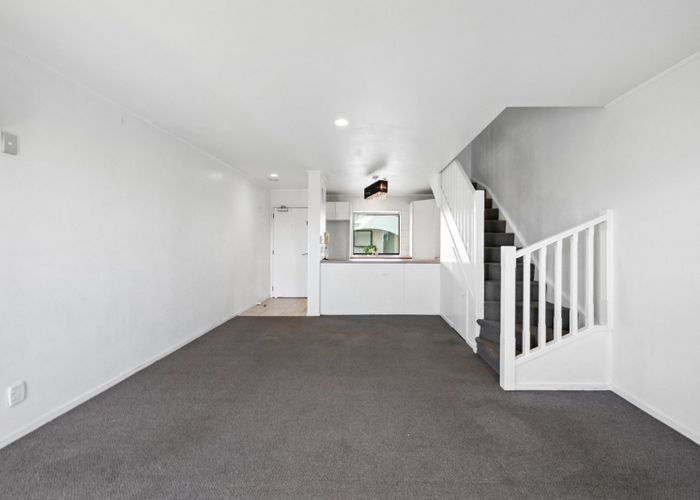  at 2/77 St George Street, Papatoetoe, Manukau City, Auckland