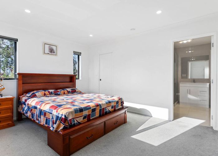 at 70E Woodglen Road, Glen Eden, Waitakere City, Auckland