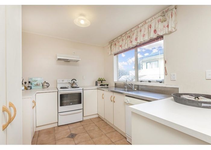  at 2/390 Richardson Road , Mount Roskill, Auckland City, Auckland