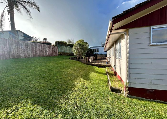  at 11 Tableau Place, Totara Vale, North Shore City, Auckland