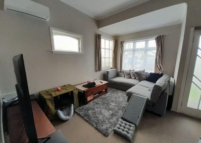  at 35 Plunket Avenue, Petone, Lower Hutt