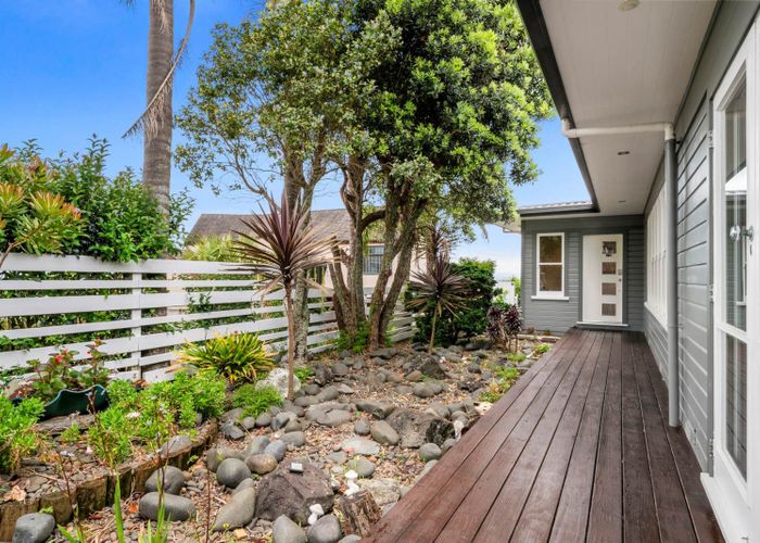  at 2/349 Glenfield Road, Glenfield, North Shore City, Auckland