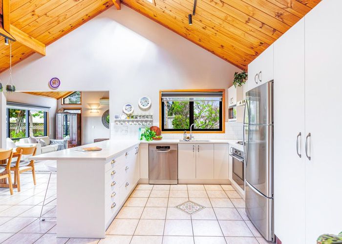  at 2/397 East Coast Road, Mairangi Bay, Auckland