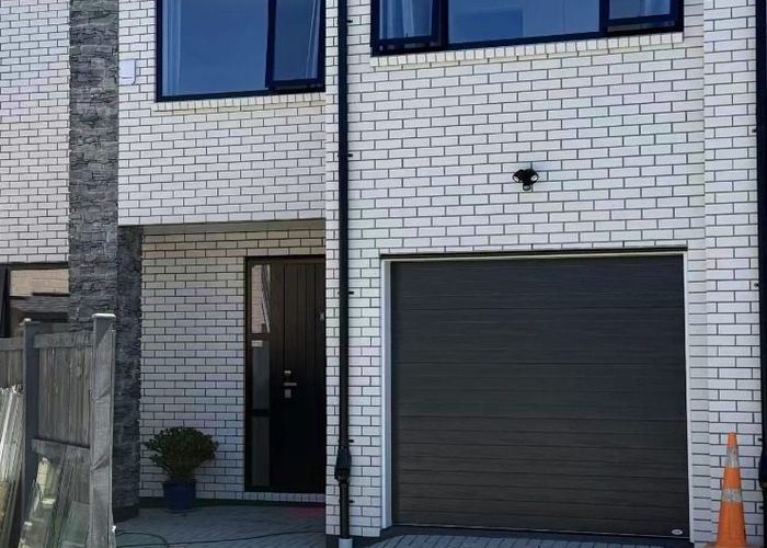  at 28D Kereru Street, Henderson, Waitakere City, Auckland