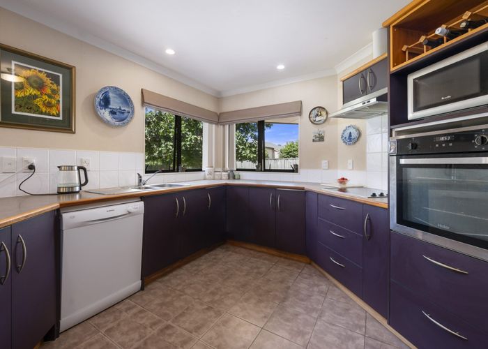  at 8 Courtenay Place, Owhata, Rotorua