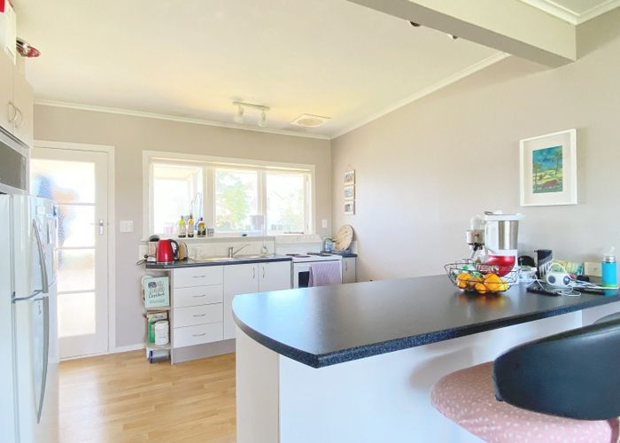  at 2/6 Corrella Road, Belmont, Auckland