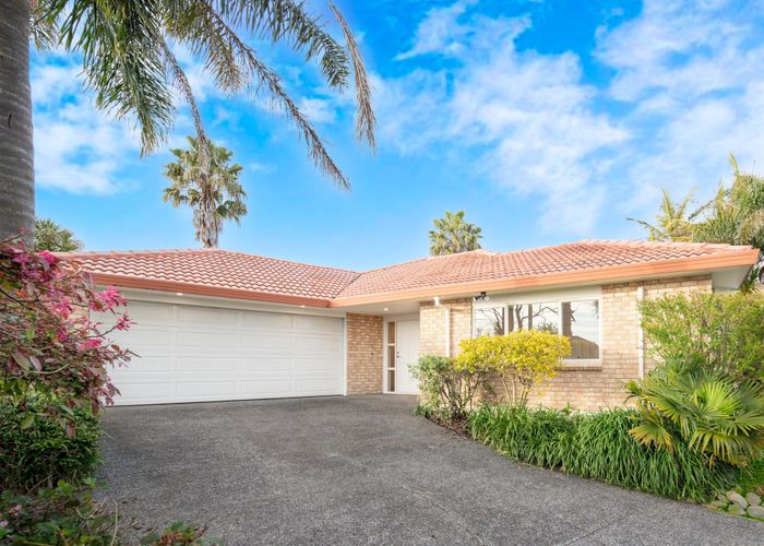  at 5 Pukatea Avenue, Albany, Auckland
