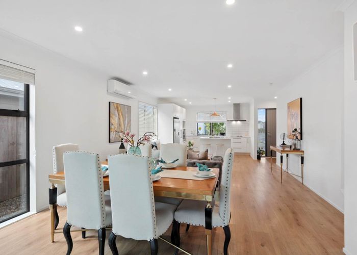  at 41  William Wallbank Crescent, Swanson, Waitakere City, Auckland