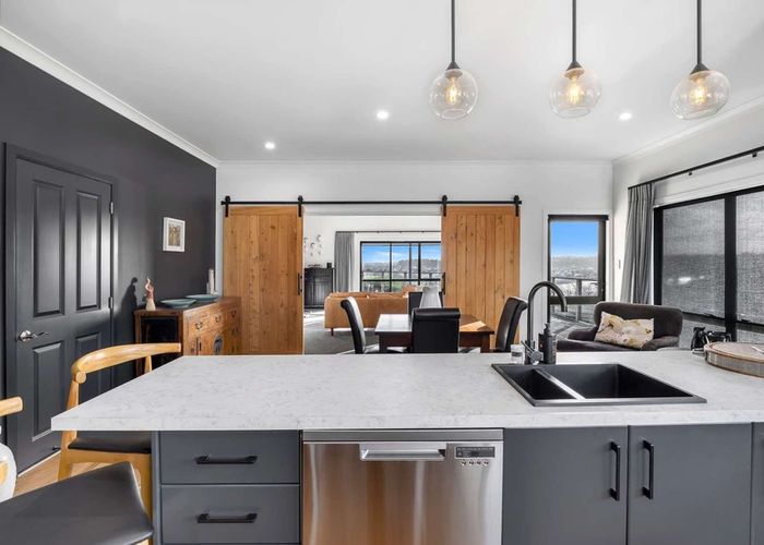  at 1 Shakespeare Road, Bastia Hill, Whanganui, Manawatu / Whanganui