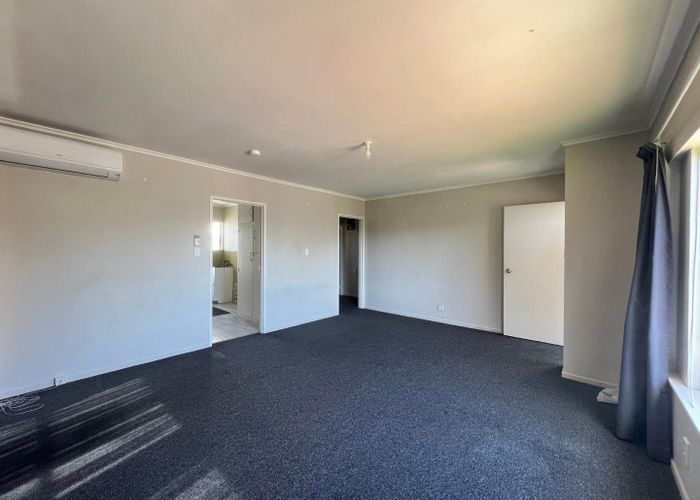  at 1/115 McLeod Road, Te Atatu South, Waitakere City, Auckland