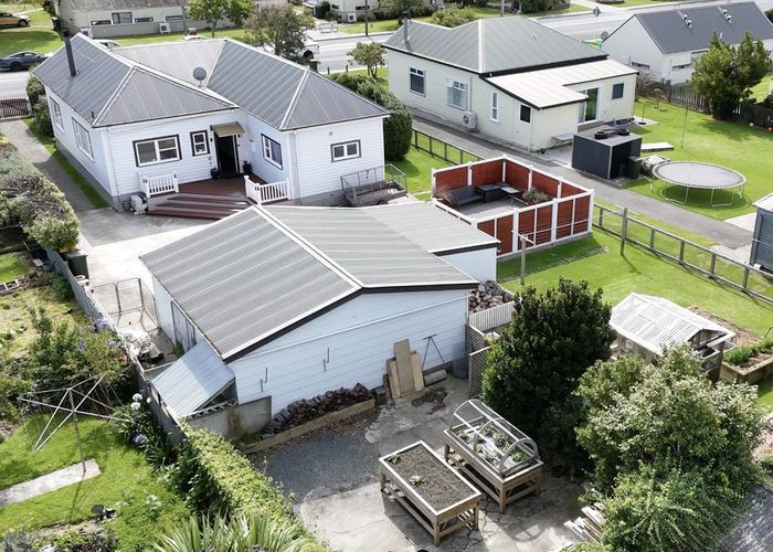  at 77 Charlotte Street, Balclutha, Clutha, Otago