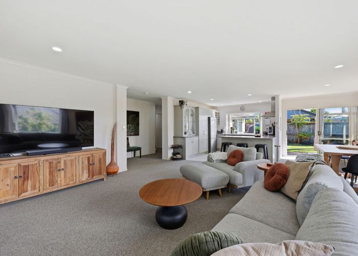  at 32 Highfields Terrace, Henderson, Waitakere City, Auckland