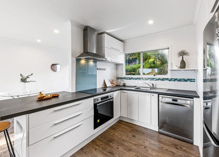  at 2/6 Leigh Terrace, Bayview, North Shore City, Auckland